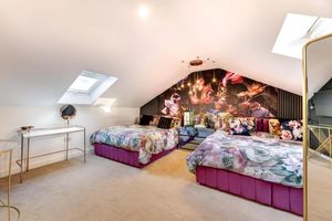 Photo 15- click for photo gallery